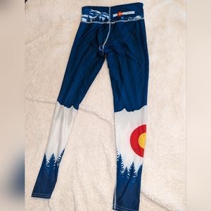 Colorado Threads State flag symbol leggings small